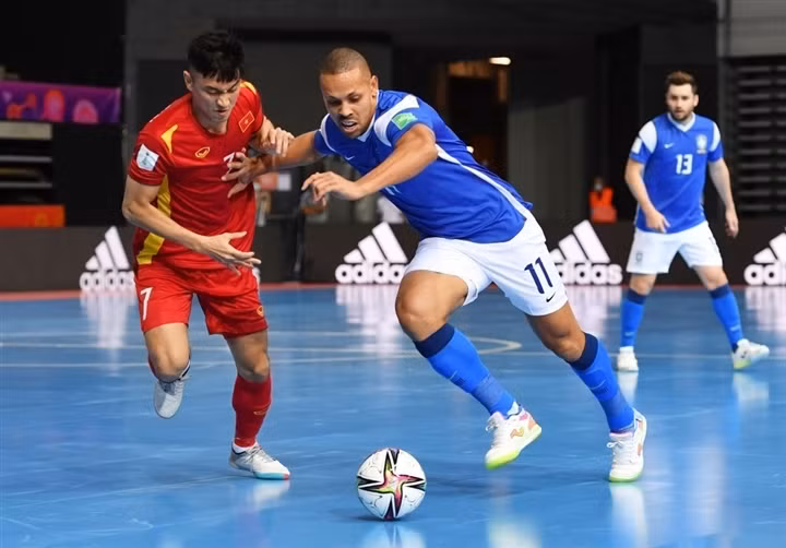 9 bàn thua đã cho thấy rất nhiều sai lầm của hàng thủ tuyển futsal Việt Nam. Chúng tôi theo người, kèm người không tốt, đặc biệt với tiền đạo của đối phương. Sau trận đấu này, toàn đội xem kỹ lại băng ghi hình để rút kinh nghiệm cho những trận đấu tới. Tôi tin là ở trận gặp Panama, tuyển futsal Việt Nam sẽ chơi tốt hơn". HLV đội tuyển futsal Việt Nam chia sẻ thêm.