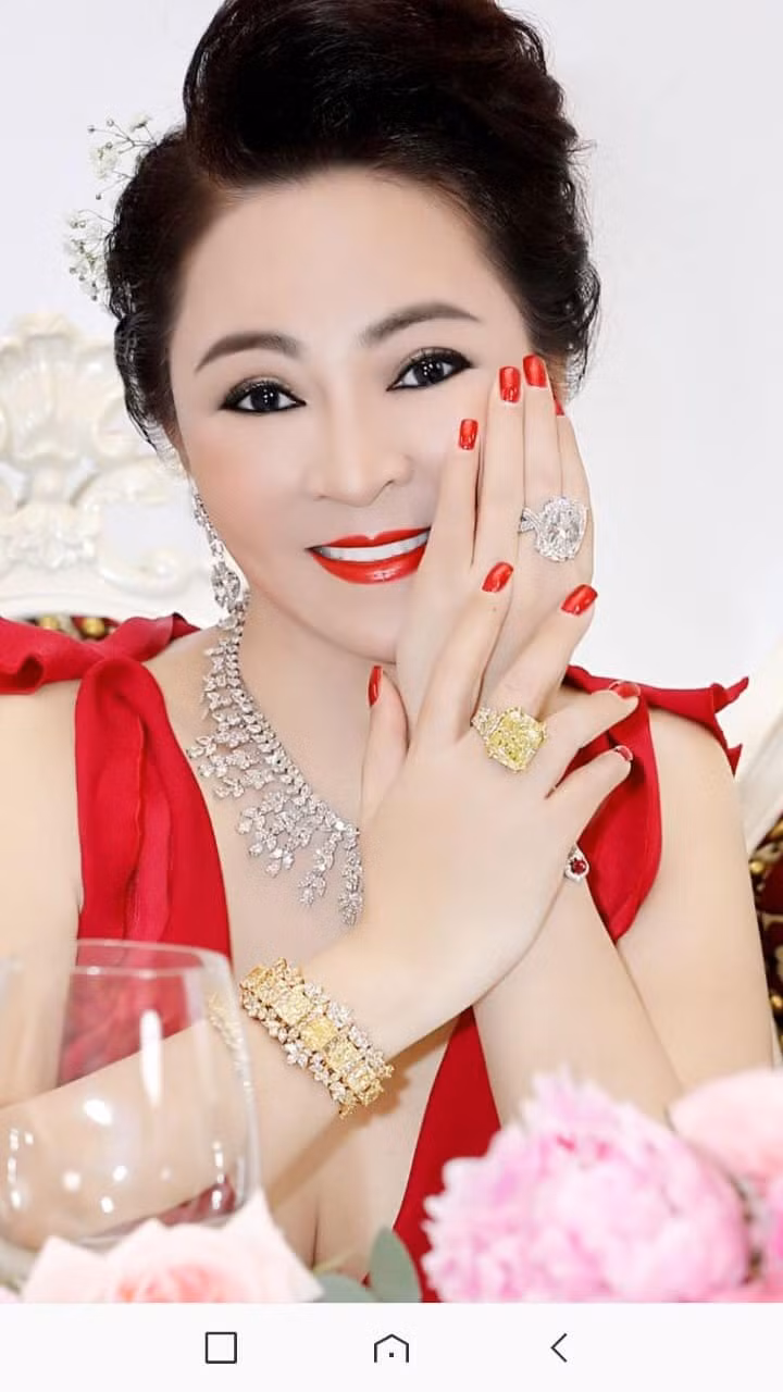 Một vài chia sẻ khác của bà Phương Hằng về phụ nữ khiến netizen chú ý.