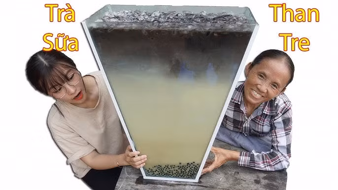 Cận cảnh bức ảnh làm dấy lên tin đồn bà Tân làm trà sữa... xi măng gây tranh cãi thời gian gần đây.