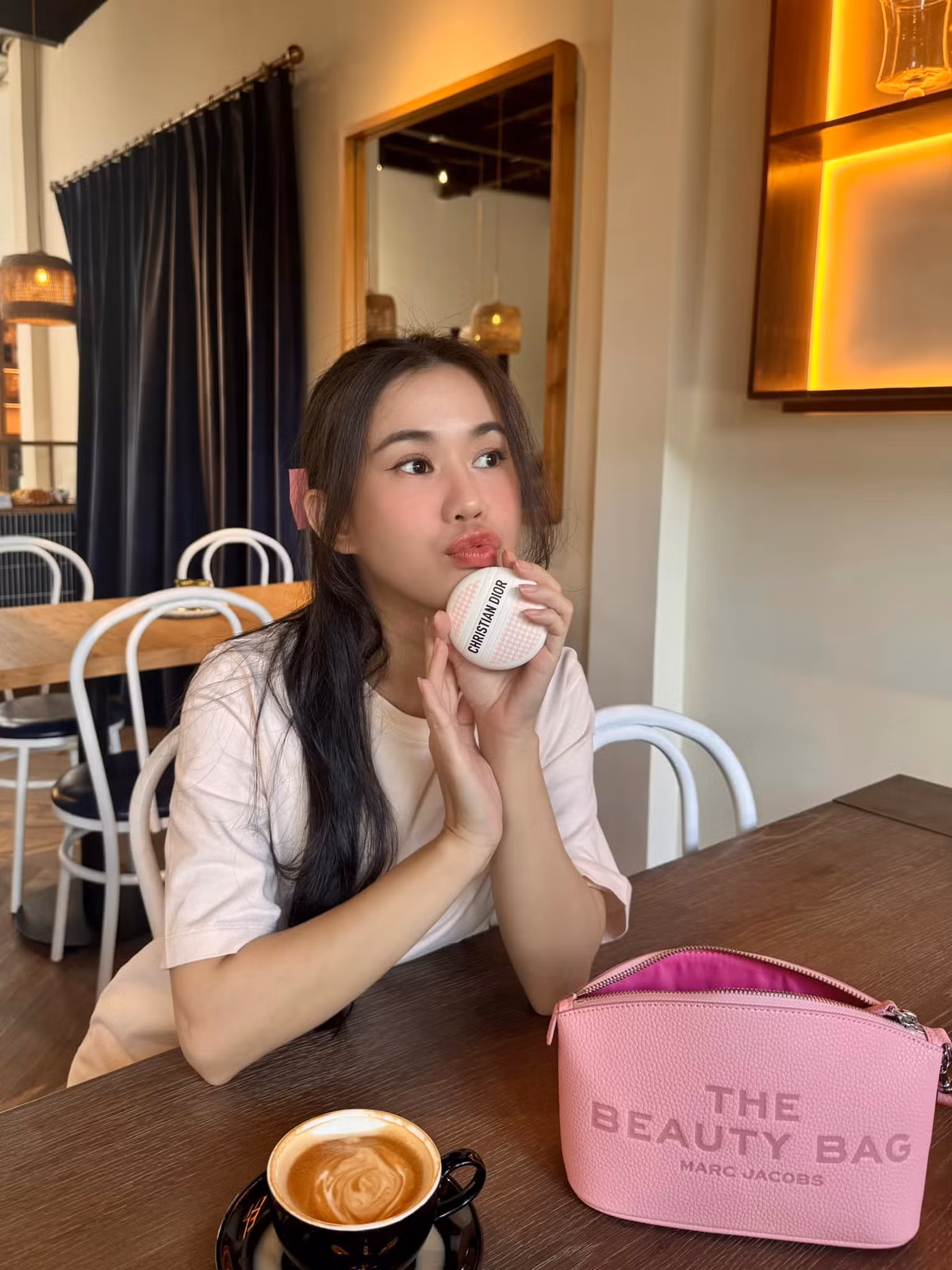 Bên cạnh đó, với nhan sắc xinh đẹp, Ngọc Thảo cũng từng là gương mặt quen thuộc trên các bìa báo dành cho tuổi teen.