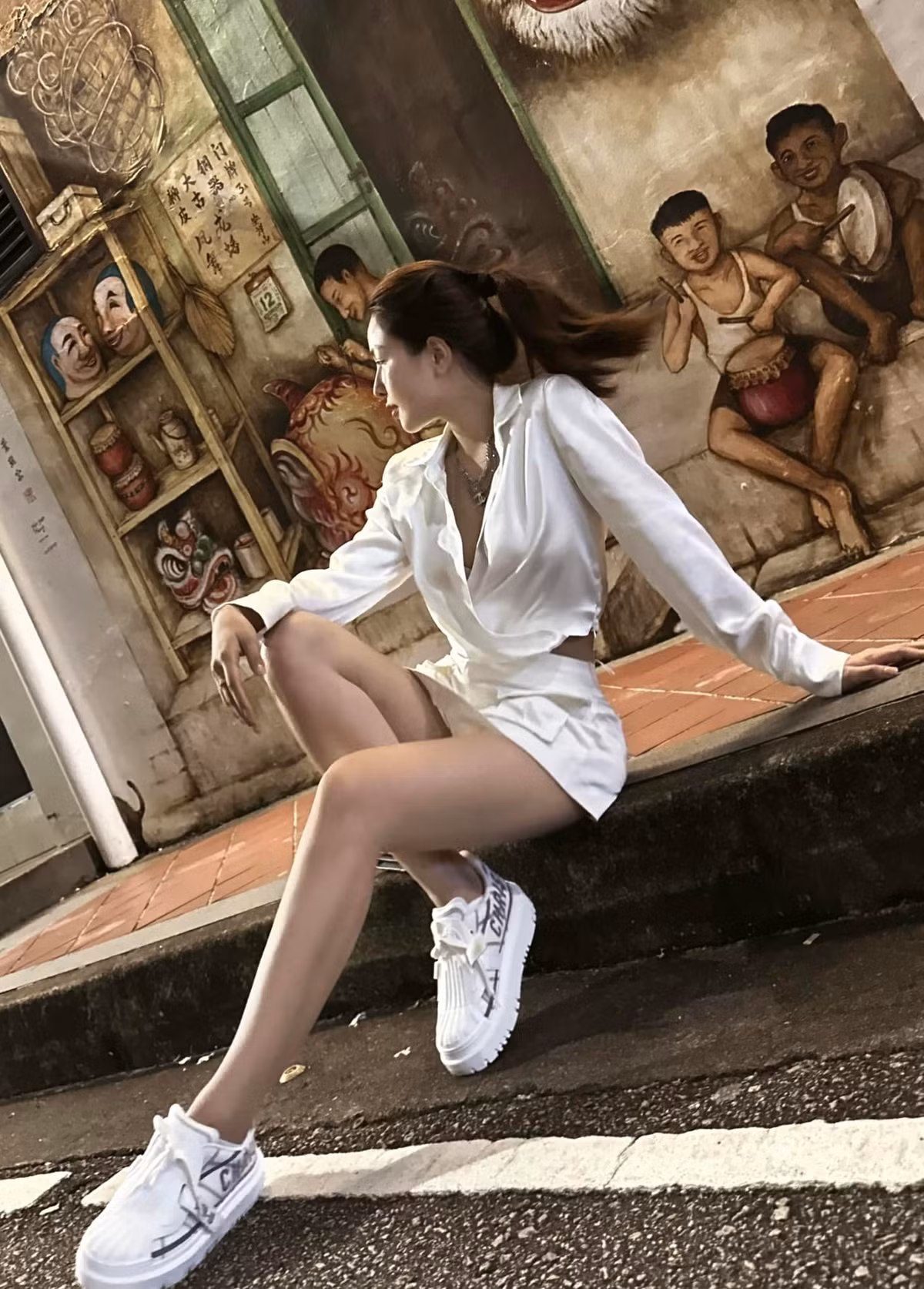 Bài đăng của Trâm Anh nhanh chóng nhận được nhiều lượt tương tác từ người hâm mộ, nhiều bình luận khen ngợi vóc dáng của nàng hot girl xứ Thanh.