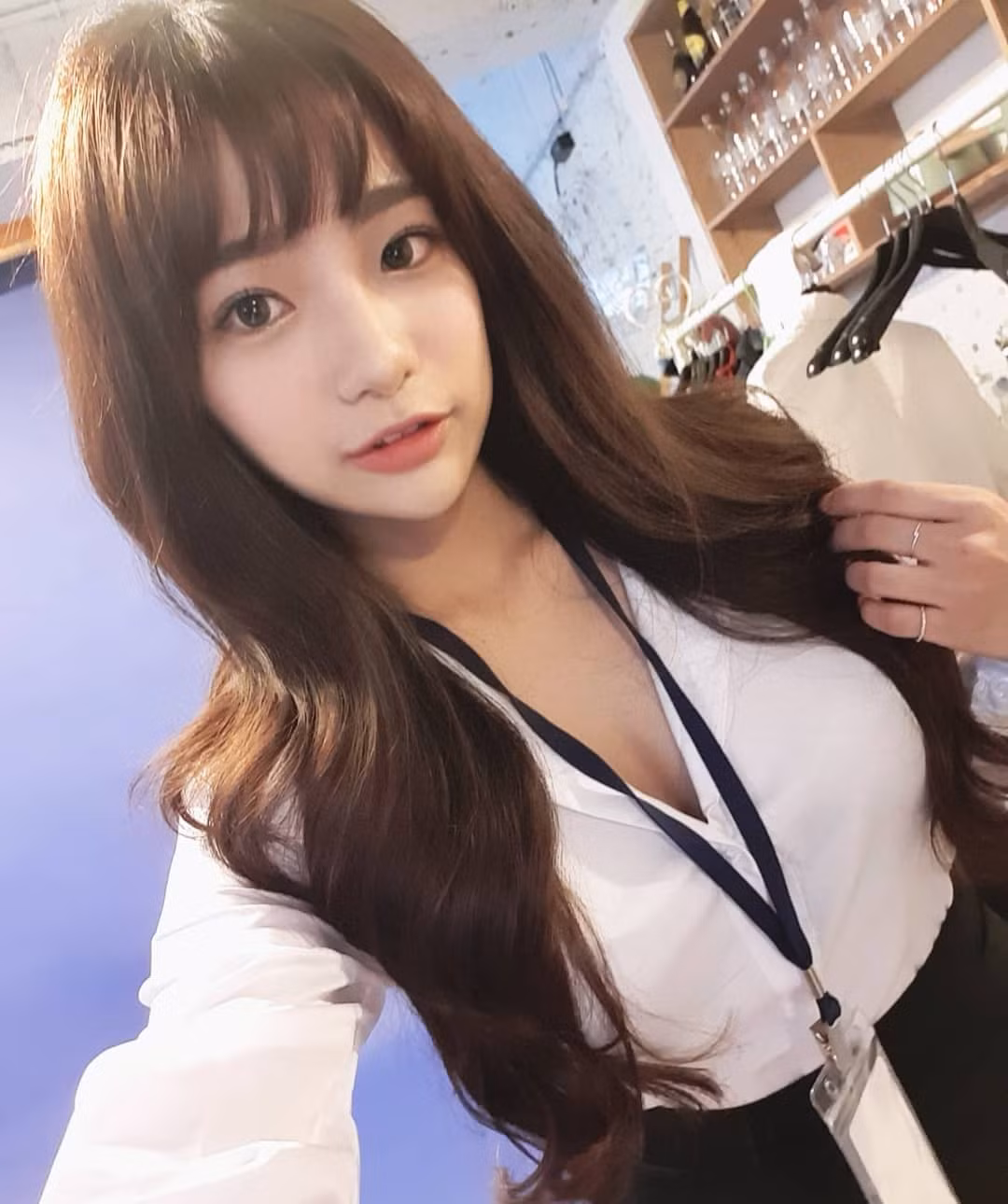 Với cá tính táo bạo của mình, không ít lần cô nàng Berry đã đưa trí tưởng tượng của các fan hâm mộ bay xa. Điển hình như lần trước, cô nàng chia sẻ đang cảm thấy đau đầu với vấn đề thuế thu nhập, sau đó hài hước hỏi các fan