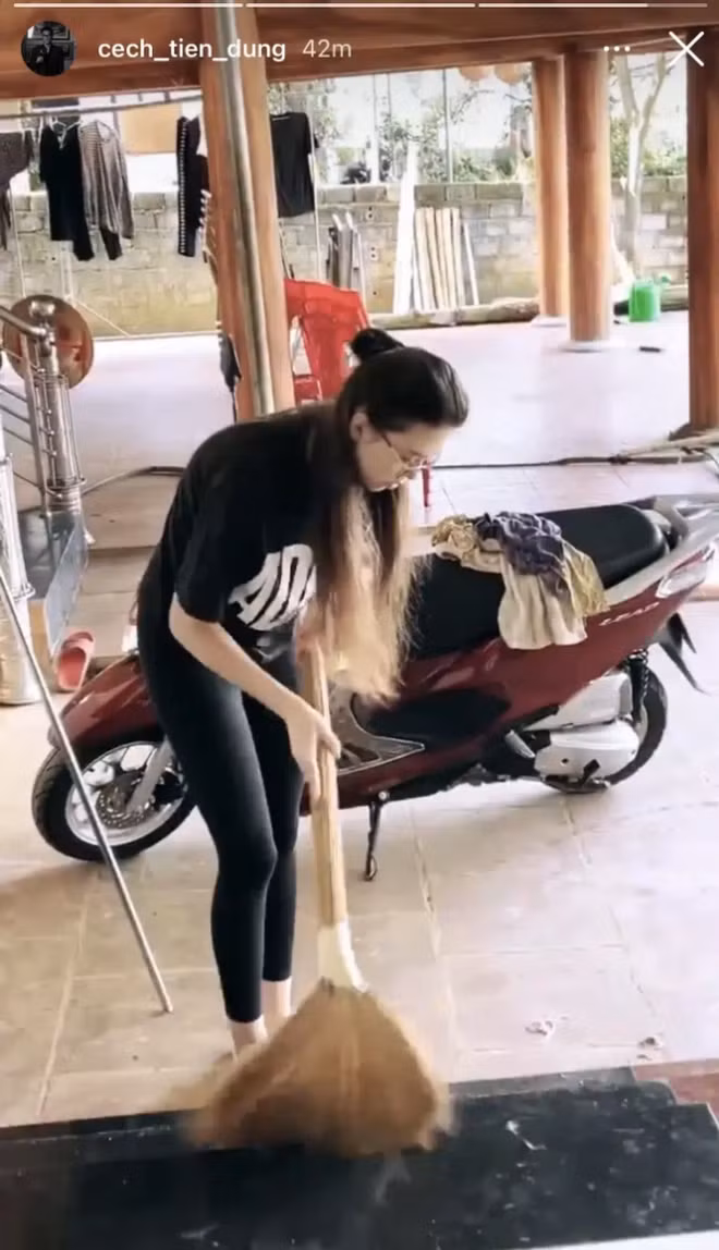 Hiện tại, cặp đôi Bùi Tiến Dũng và bạn gái Tây đang nhận về rất nhiều lời khen ngợi từ dân mạng vì quá đáng yêu.