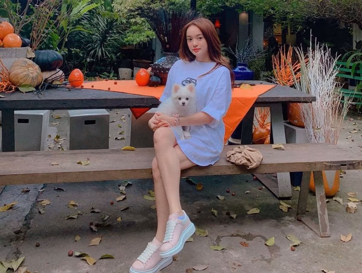 Kaity ưa thích diện trang phục có kích thước rộng rãi để mang lại sự thoải mái