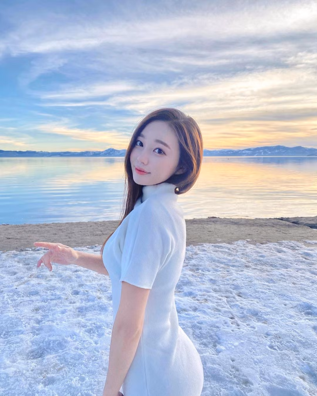 Mnnming không ngại chinh phục bất cứ phong cách thời trang nào.