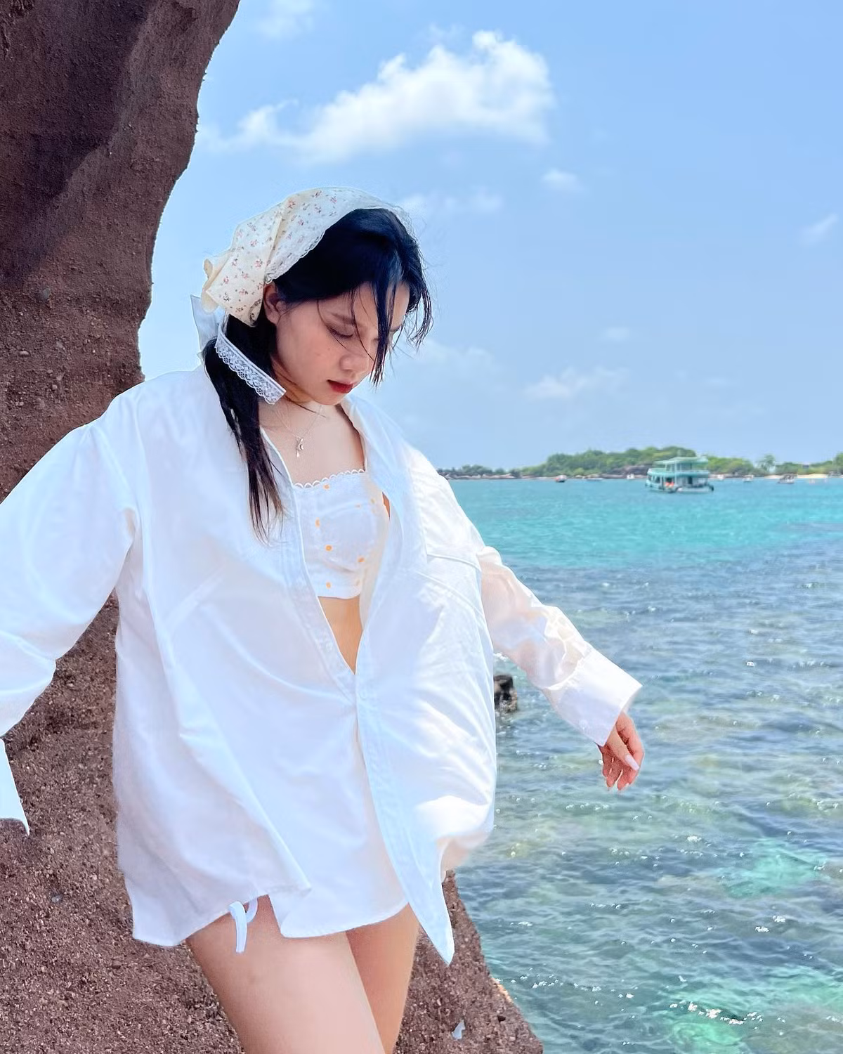Sắc vóc của bạn gái Nhâm Mạnh Dũng được nhận xét không thua kém bất kể hot girl nổi tiếng nào của showbiz Việt.