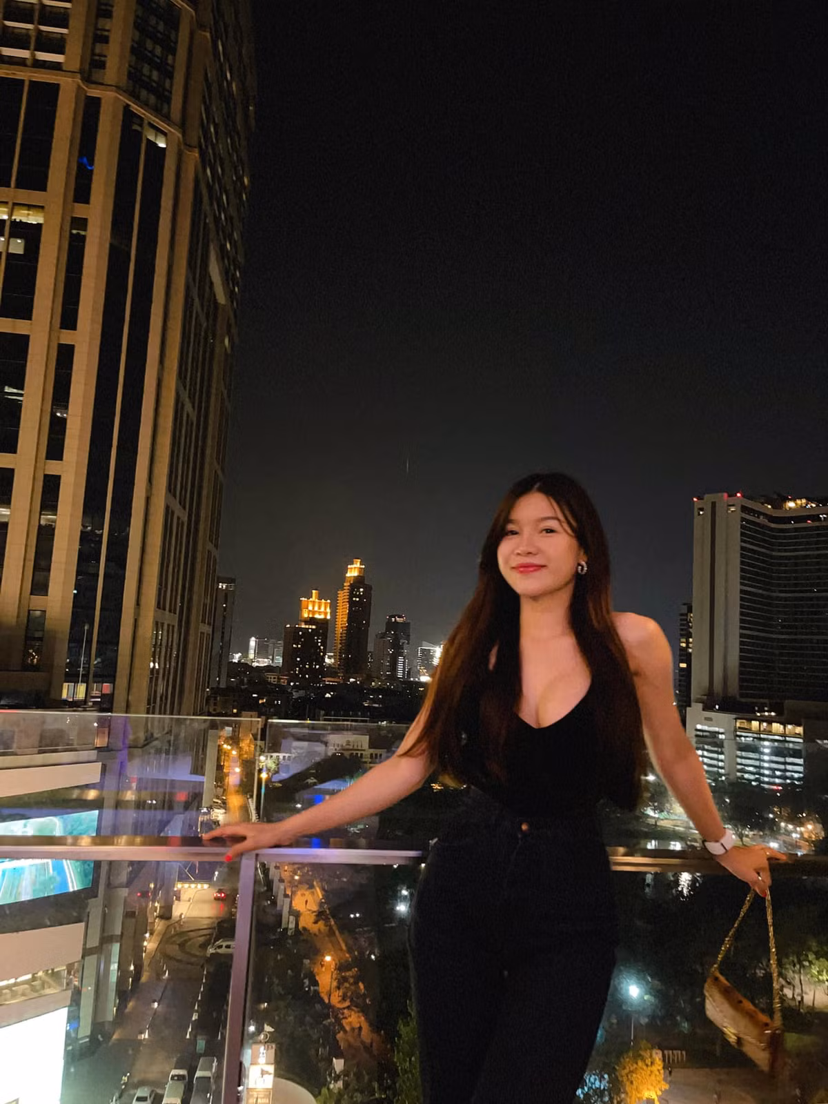 Nếu mình có được cái này thì phải mất đi cái khác. Nên nếu bạn chửi mình vài câu mà đỡ bực dọc còn mình thì có thêm hạnh phúc, bình thản trong lòng thì ổn thôi. Đó là bạn tôi luyện cho mình đó nha. Mình không tốt, không xinh, không giỏi, nhưng mình luôn cố gắng hơn từng ngày để xứng đáng có cuộc sống tốt đẹp hơn". Yến Xuân từng bày tỏ khi bị các antifan soi mói.
