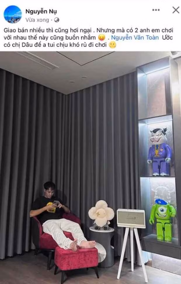 Cụ thể, Nguyễn Nụ viết: "Rao bán nhiều thì cũng hơi ngại, nhưng mà có 2 anh em chơi với nhau thế này cũng buồn lắm. Ước có chị dâu để anh tôi rủ đi chơi".