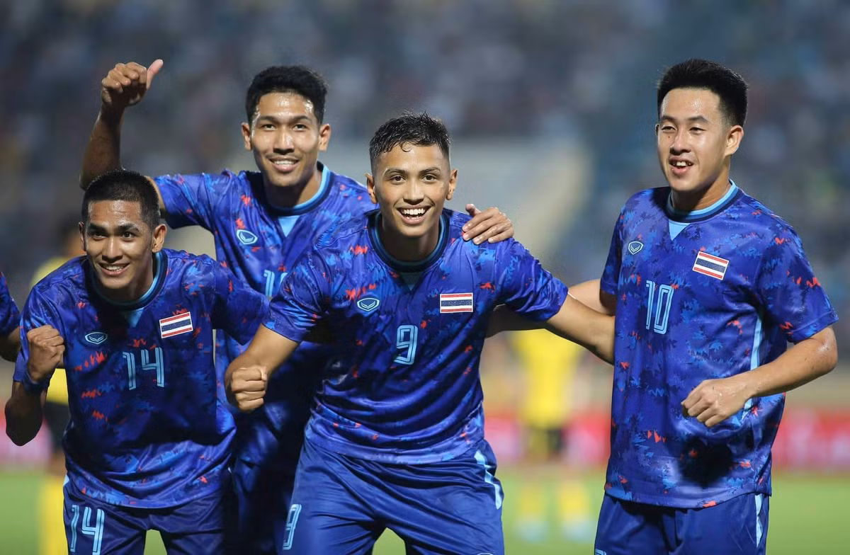 Chiec the do lam U23 Thai Lan om han ngay ra quan SEA Games 31-Hinh-2