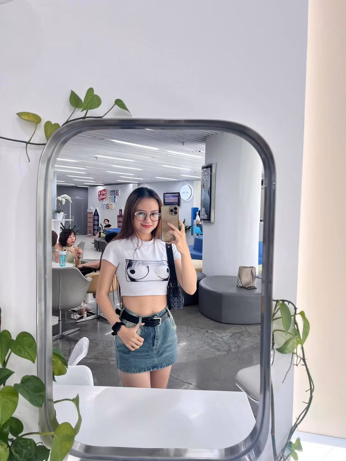 Hot girl làng streamer Việt này thường xuyên chia sẻ những hình ảnh tập luyện và tham gia các hoạt động thể thao trên trang cá nhân, nhận được sự ủng hộ nhiệt tình từ người hâm mộ.