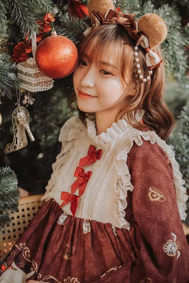 Theo chia sẻ của Mỹ Trinh, dịp Noel năm nay, dự định của cô nàng là nghỉ ngơi và tranh thủ đi chơi với gia đình, bạn bè để thư giãn sau những ngày học tập, ôn thi bận rộn.