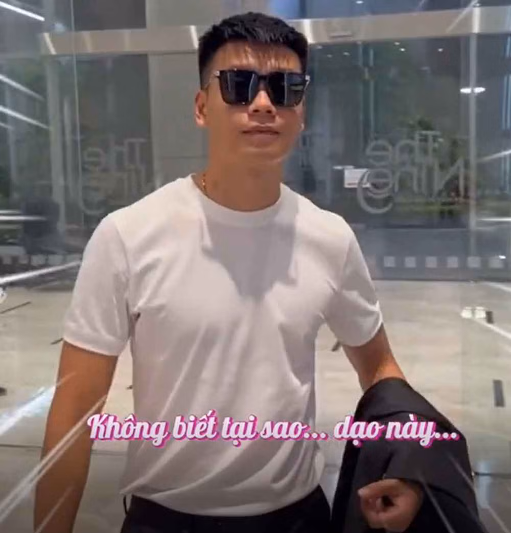 Thành Chung còn đeo theo thêm kính râm cho thêm phần ngầu. Nàng WAG còn đặt cho chồng biệt danh "Lee Min Ho Tuyên Quang" và còn có ý định cho anh lấn sân sang làm diễn viên vì diện mạo bảnh bao như tài tử.
