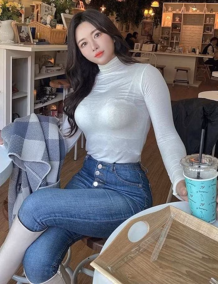 Xinh nhu bup be, nu tho xam gay me nguoi nhin