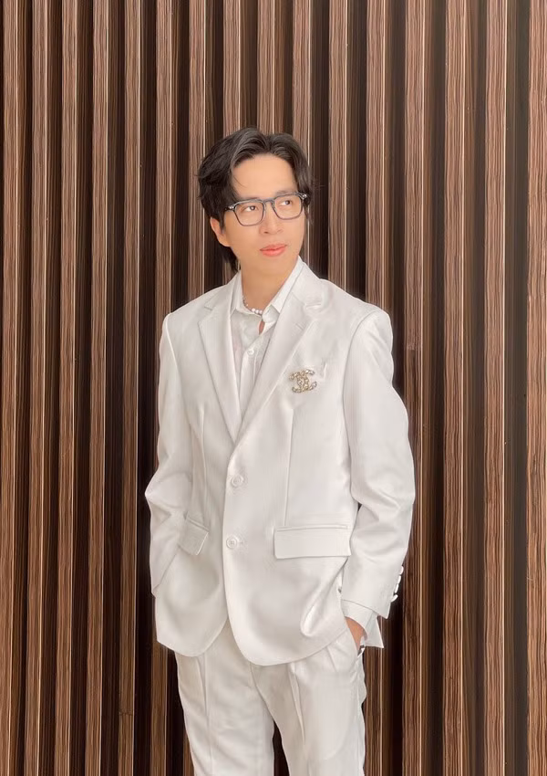 Hiện tại, công ty của ViruSs có ca sĩ Thùy Chi hoạt động dưới sự giúp sức của anh. Không chỉ vậy, vào tháng 5/2022, ViruSs đã được giới thiệu chính thức là Tổng giám đốc của 108 Gaming.