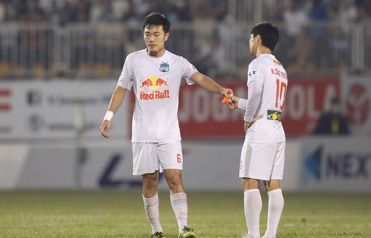 V League du kien lui den nam 2022, cuoc song 400 cau thu ai cuu?