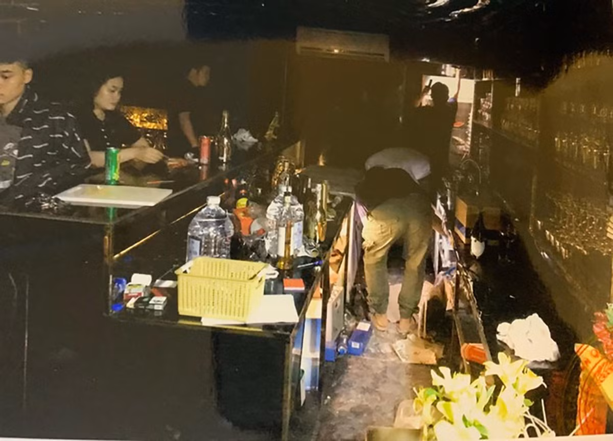 Theo cáo buộc, năm 2019, Hiền hùn vốn mở quán bar Magic Lounge tại số 106 Tôn Đức Thắng (P.Quốc Tử Giám, Q.Đống Đa) để kinh doanh đồ ăn uống, bóng cười… Hiền nhận trách nhiệm quản lý hậu cần, thu chi, “đối ngoại” cho quán bar này.