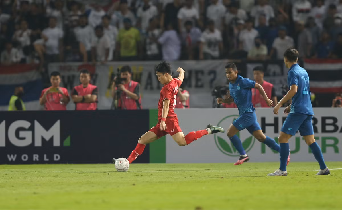 Thai Lan 1-0 Viet Nam: Loi chia tay buon cua thay Park-Hinh-7
