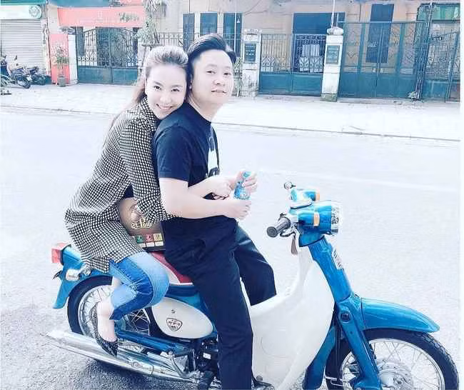 Hiện tại, MC Mai Ngọc vẫn làm song song công việc dẫn chương trình và kinh doanh thời trang. Cuộc sống hôn nhân viên mãn của cô với ông xã doanh nhân được nhiều người ngưỡng mộ.