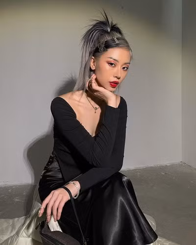Để thể hiện đam mê, Mai Âm Nhạc dự thi Rap Việt và bị loại ngay ở vòng đối đầu.