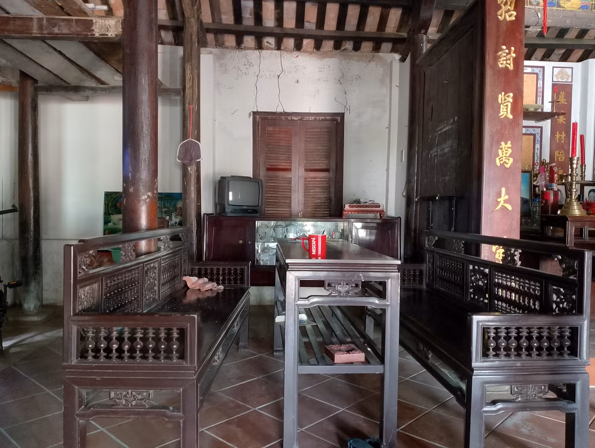 Điểm nổi bật của làng cổ Phong Nam chính là những ngôi nhà cổ hơn 100 năm đến gần 200 năm tuổi nhưng vẫn vượt qua được sức mạnh của thời gian.