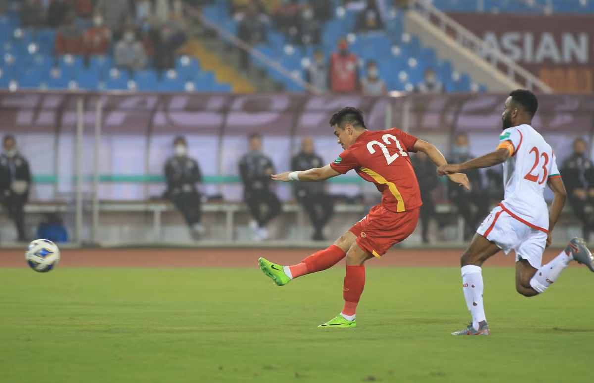 Doi tuyen Viet Nam that bai truoc Oman tu tinh huong bong chet-Hinh-6