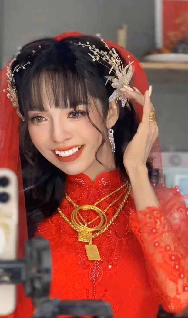 Tuy nhiên, nhiều người vẫn cho rằng có thể đây không phải sự thật, dù bộ ảnh cưới trông rất công phu, hiện tại Võ Thành Ý cũng chưa lên tiếng chính thức về điều này.