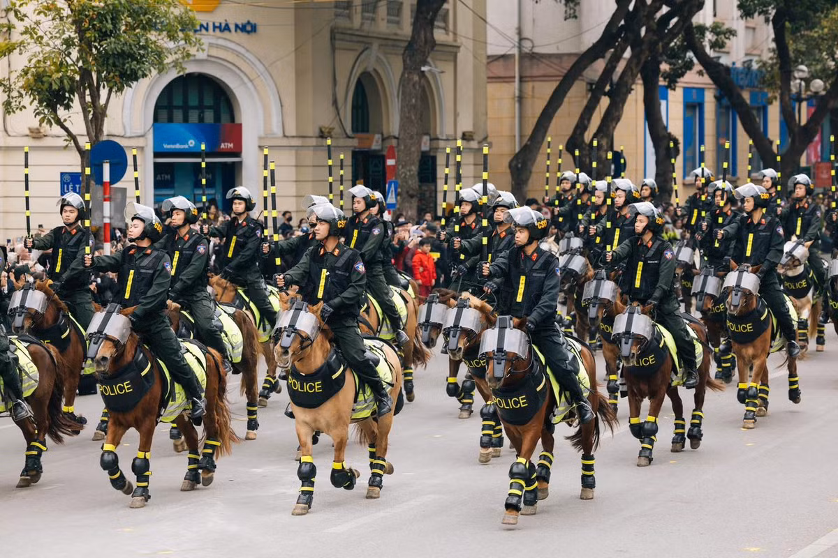 Đoàn kị binh Công an nhân dân.