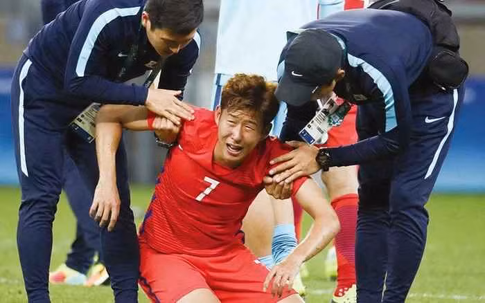 Son òa khóc sau trận thua của Hàn Quốc ở tứ kết Olympic 2016