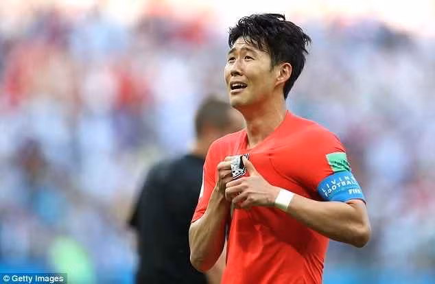 Son khóc vì quá hạnh phúc khi là người ấn định chiến thắng 2-0 của đội tuyển Hàn Quốc trước Cỗ xe tăng Đức vào phút thứ 90+6.Ảnh: Getty Images