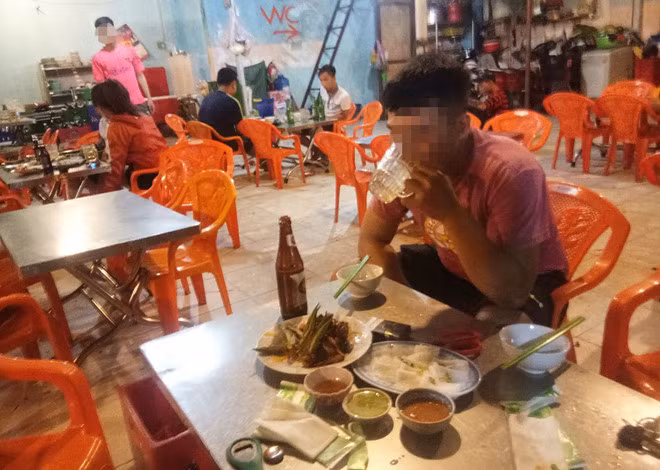 Thế nhưng, sau khi uống say mềm nhũn người, một số anh chồng đã "nhờ vợ" đến tận nơi chở về nhà cho an toàn.