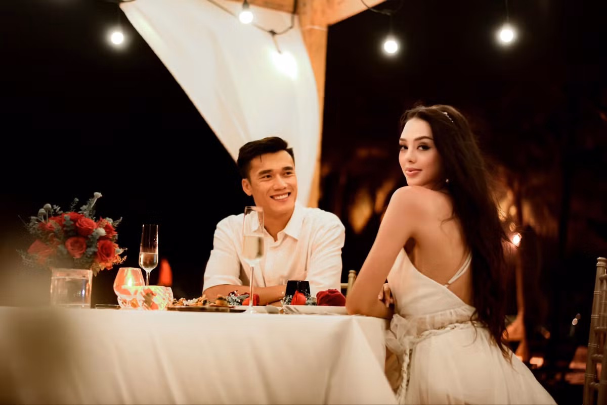 Trong vai trò người mẫu, Dianka từng hợp tác với một số nhãn hàng, lên bìa tạp chí thời trang. Tuy nhiên, ở Ukraine, tên tuổi của Zakhidova được ít người biết đến.