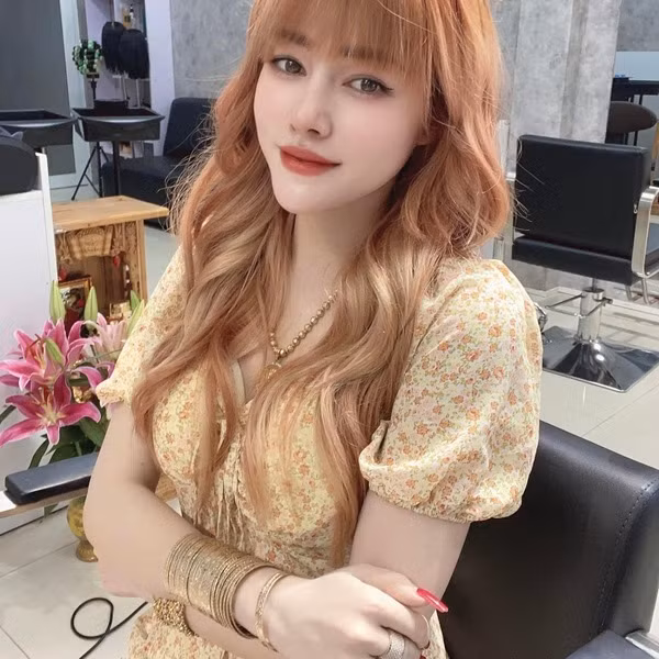 Lúc bấy giờ, mỗi hành động hay bất kỳ điều gì liên quan đến Kem Kabi cũng có thể thành hot trend. Thậm chí, mái tóc giả có phần “lởm chởm” theo phong cách Hime (một kiểu tóc của Nhật) của cô nàng cũng được nhiều người nổi tiếng làm theo.