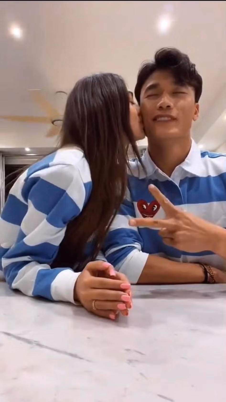 Còn về phía Dianka, cô nàng thì khẳng định Bùi Tiến Dũng là người rất kiên nhẫn và giao tiếp rất tốt khi ra ngoài.