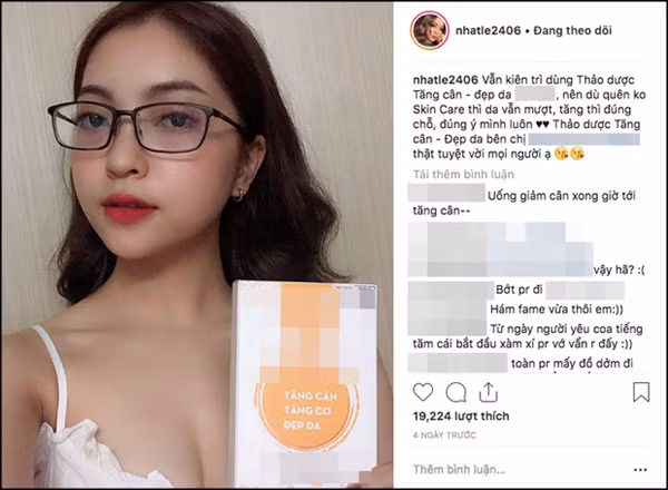 So với sự PR tràn lan như trước đây, Nhật Lê đã giảm hẳn dù vẫn không có tâm khi khuyên mọi người dùng son dưỡng còn mình lại đăng ảnh môi khô nứt nẻ, giới thiệu cả serum có khả năng... nâng mũi.