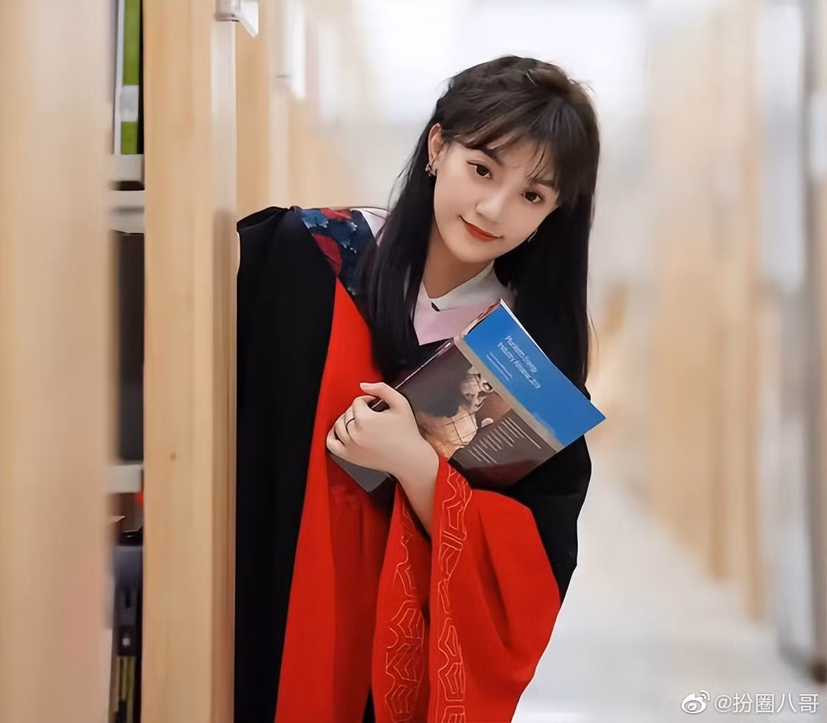 Mọi người hi vọng rằng, Liao Lin có thể học hỏi thêm kinh nghiệm của đồng nghiệp cũ, cố gắng trong vai trò giảng dạy hơn.