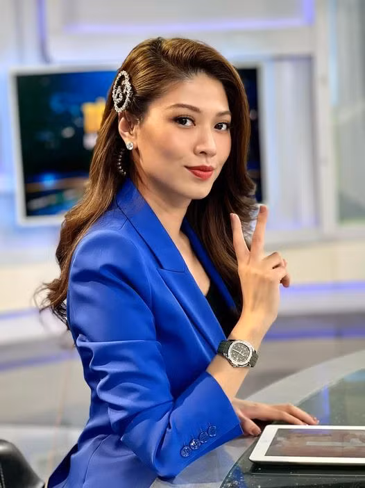 Ngọc Trinh cũng là một tín đồ hàng hiệu. Cô sở hữu nhiều trang phục và túi đến từ các hãng thời trang có tiếng.
