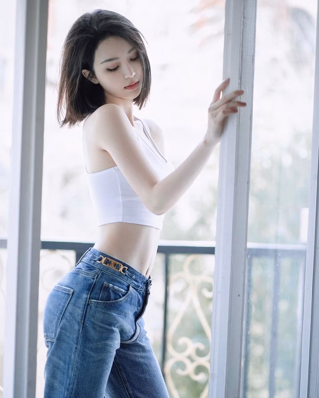 Thông tin về Crissie Lee không nhiều khiến người ta càng thêm phần tò mò. Thậm chí, nếu muốn biết thêm về gái xinh này, người dùng Weibo phải trả tiền cho mỗi câu hỏi.