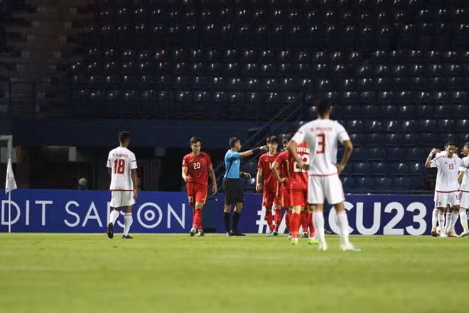  U23 Việt Nam có trận hòa U23 UAE trong trận mở màn VCK U23 châu Á 2020. Trận đấu không có bàn thắng nhưng điểm nhấn của trận đấu là 2 tình huống trọng tài phải xem công nghệ VAR.