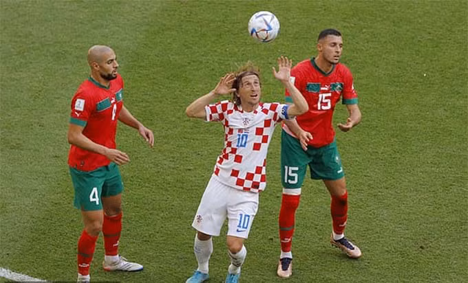Hang cong “ngu mo”, Croatia bi Morocco cam hoa khong ban thang-Hinh-4