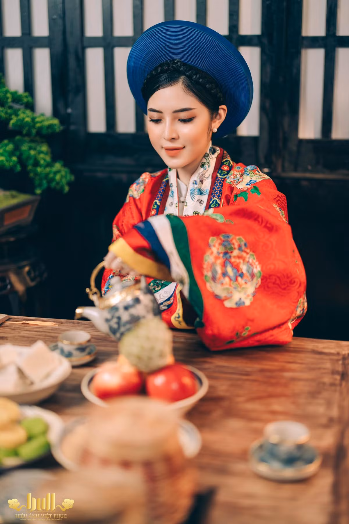 Quế Chi ghi điểm trong mắt nhiều người bằng gương mặt rạng rỡ, phúc hậu. Không chỉ vậy, nụ cười của nữ tiếp viên hàng không xinh đẹp này còn gợi lên cho người ngắm cảm giác bình yên.