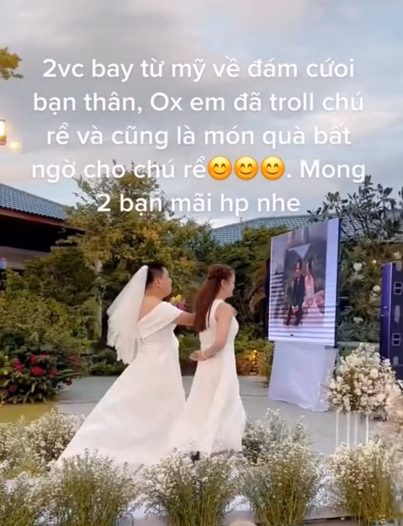 Mới đây, mạng xã hội chia sẻ câu chuyện người đàn ông đã bay từ Mỹ về Việt Nam để dự đám cưới người anh em thân thiết. Đáng chú ý, anh đã có màn hóa trang "độc lạ" khiến chú rể vô cùng ngạc nhiên.
