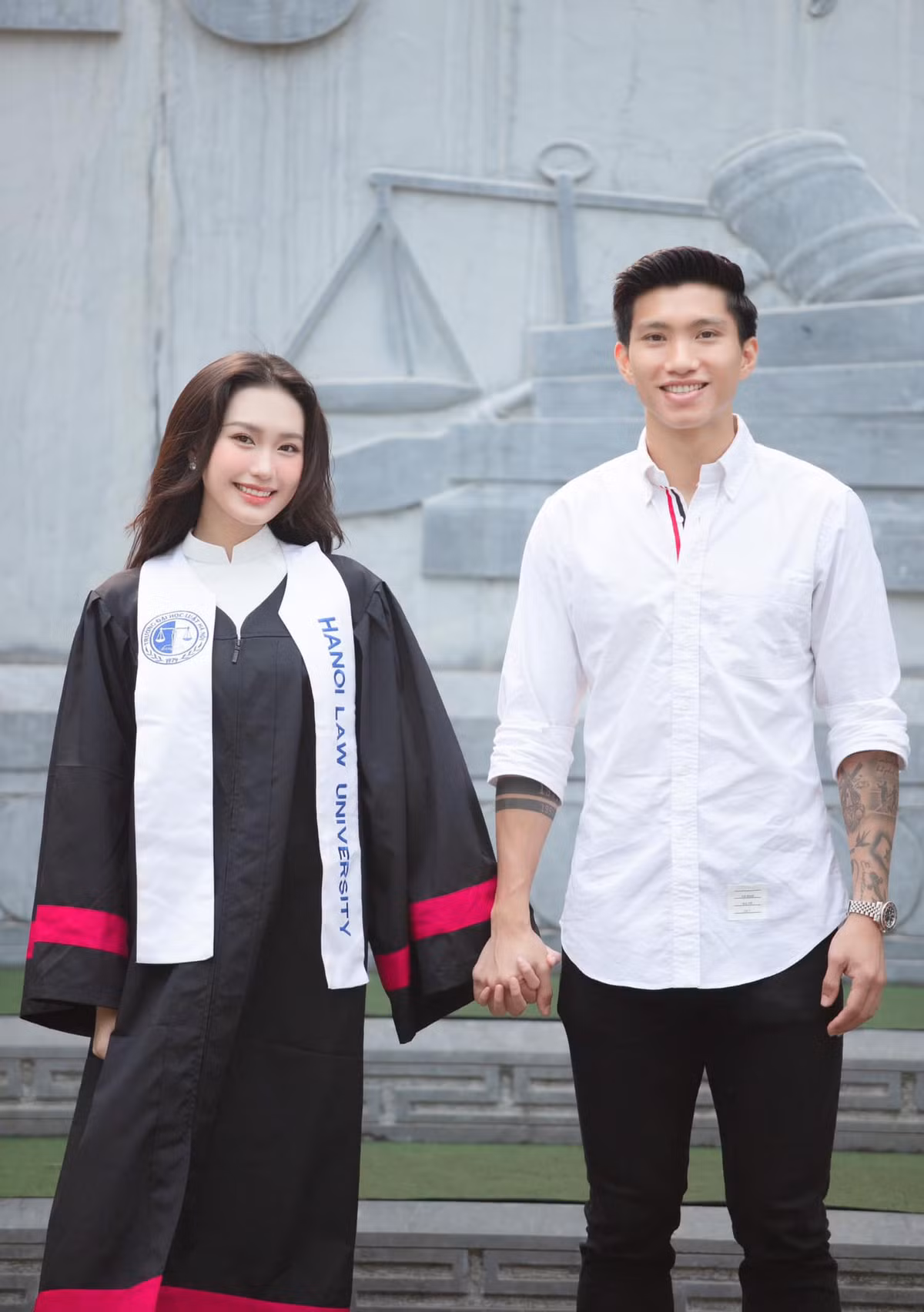 Văn Hậu và Hải My công khai mối quan hệ hồi tháng 8/2022 sau hơn một năm hẹn hò. Họ cho biết hiện chưa có kế hoạch kết hôn, muốn ưu tiên cho công việc, sự nghiệp. Vào hồi tháng 4, Doãn Hải My tốt nghiệp Đại học Luật Hà Nội. Cô dự định sẽ học khóa luật sư hoặc học lên thạc sĩ.