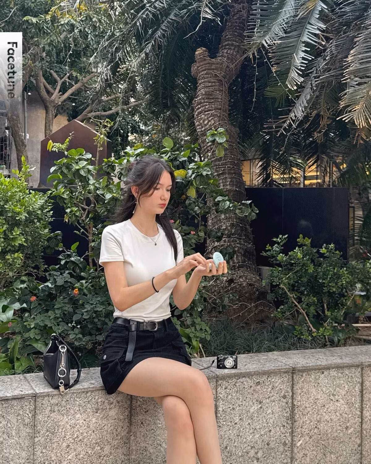Nhiều người khuyên Thanh Giang có thể suy nghĩ tới việc làm người mẫu ảnh hay thi hoa hậu khi đủ tuổi.