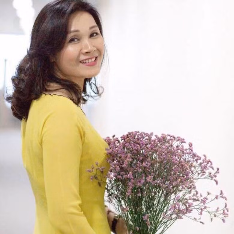 Kể từ đó, cô Nhật Lệ rẽ hẳn sang nghề báo. Cô tin mỗi người đều có một số phận, con đường định sẵn và nghề này là cái duyên định sẵn với mình.