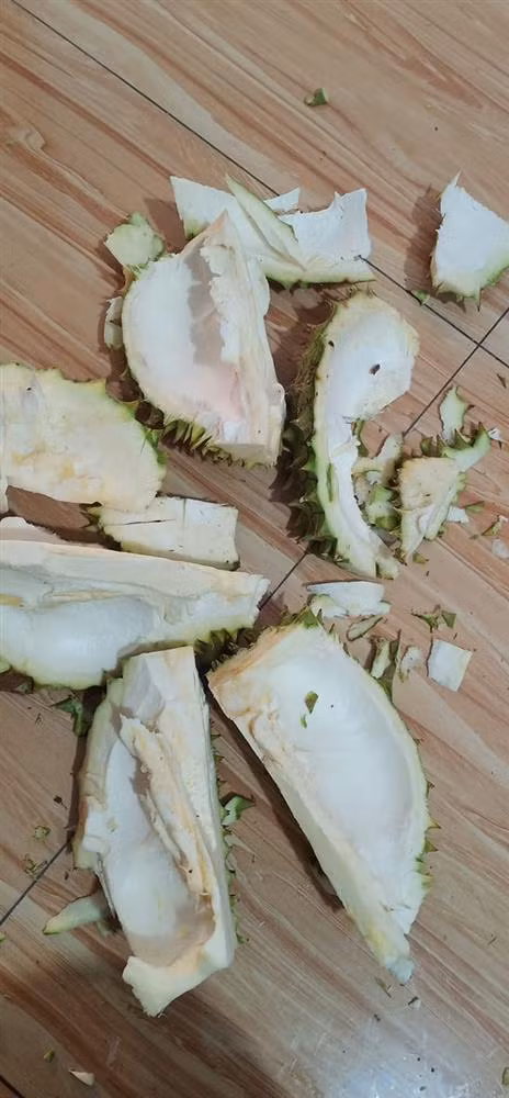 Tuy nhiên khi mang lên thành phố bán, nếu lựa không kỹ thì người tiêu dùng rất dễ bị ăn "cú lừa" như cô gái kia.