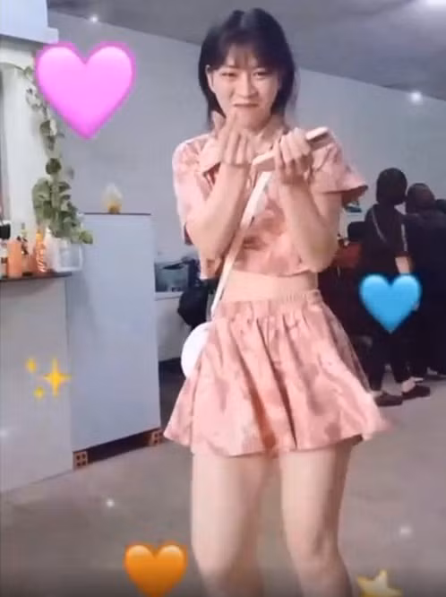 Đây cũng là nhận định được đưa ra ở những lần bị khui vóc dáng trước đó của Lê Bống.