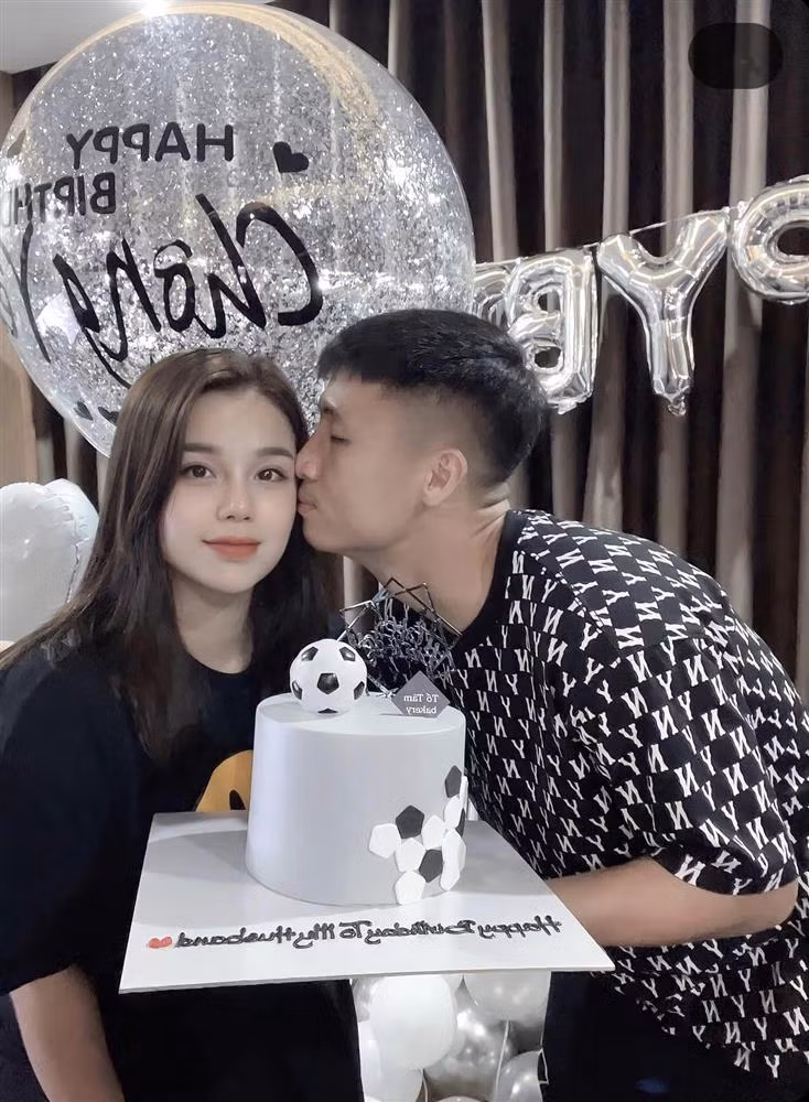Sau khi lấy chồng, Khánh Linh và Bùi Tiến Dũng mở thêm kinh doanh riêng ở nhiều lĩnh vực.