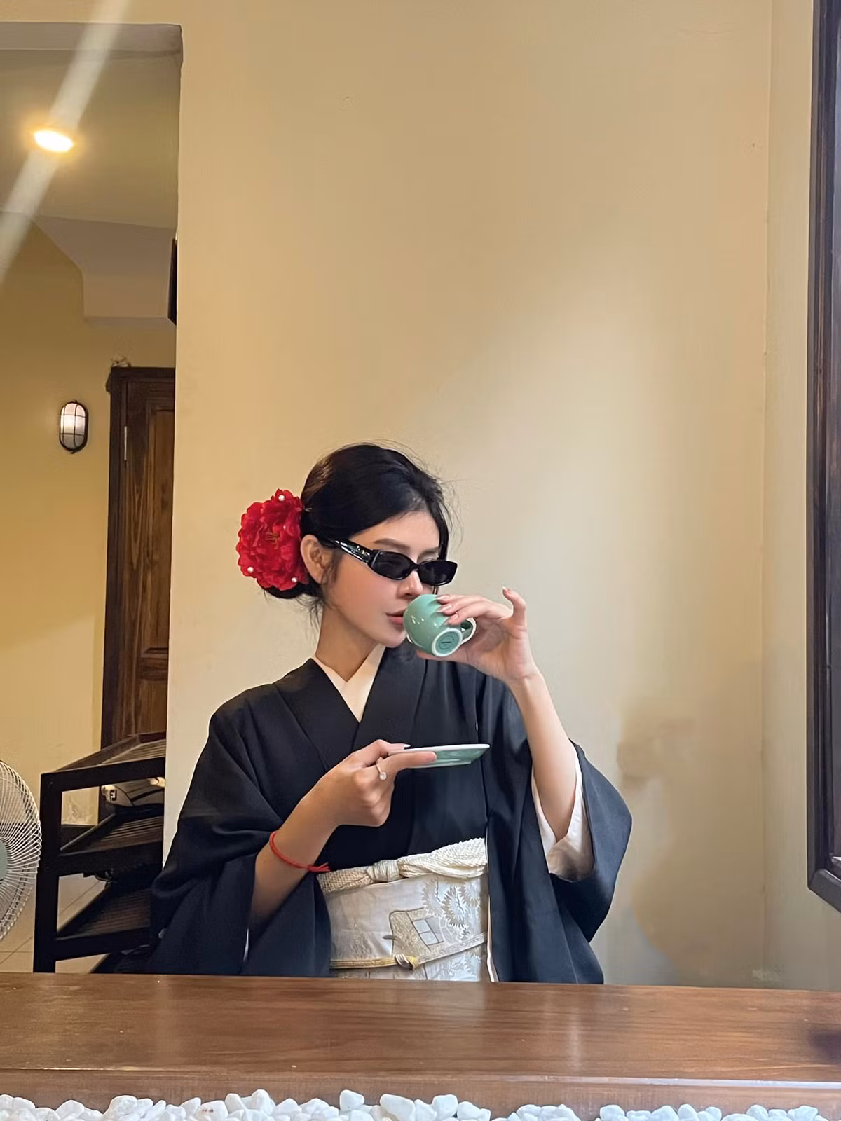 Sở hữu nhan sắc cuốn hút, thần thái tự tin cùng vóc dáng nóng bỏng chẳng thua kém bất kỳ gái xinh nào, Châu Ngọc Như tiếp tục khiến dân tình "tụt mana" với khoảnh khắc gợi cảm trên sóng mới đây.
