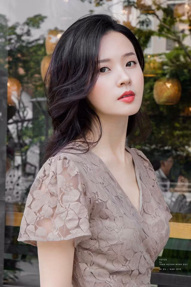 Midu tiết lộ lí do hạn chế diện trang phục khoe body là sợ bị soi "bơm vá".