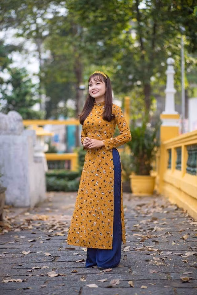 Ngoài việc vẽ và kể chuyện lịch sử, Thuỷ Tiên còn niềm đam mê cháy bỏng với nghệ thuật thư pháp.